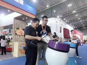 擎朗餐飲服務機器人亮相2019中國國際食品餐飲博覽會，引領餐飲服務新變革